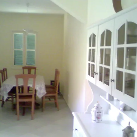 House With 3 Bedrooms In Lombas With Wonderful Sea View And Wifi 400 M From The *