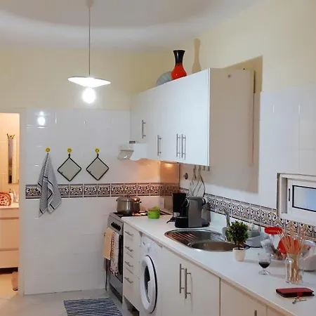 House With 3 Bedrooms In Lombas With Wonderful Sea View And Wifi 400 M From The בית נופש *