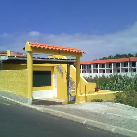 בית נופש House With 3 Bedrooms In Lombas With Wonderful Sea View And Wifi 400 M From The *