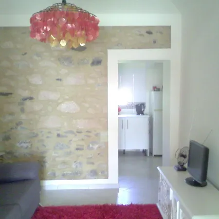 House With 3 Bedrooms In Lombas With Wonderful Sea View And Wifi 400 M From The בית נופש *